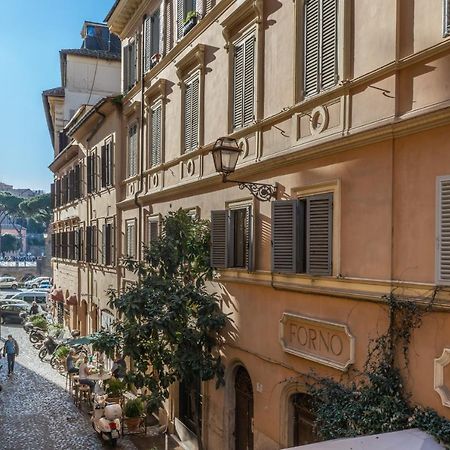 Lovely Spacious Apartment Near The Colosseum روما المظهر الخارجي الصورة