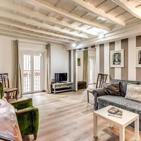 Lovely Spacious Apartment Near The Colosseum روما المظهر الخارجي الصورة