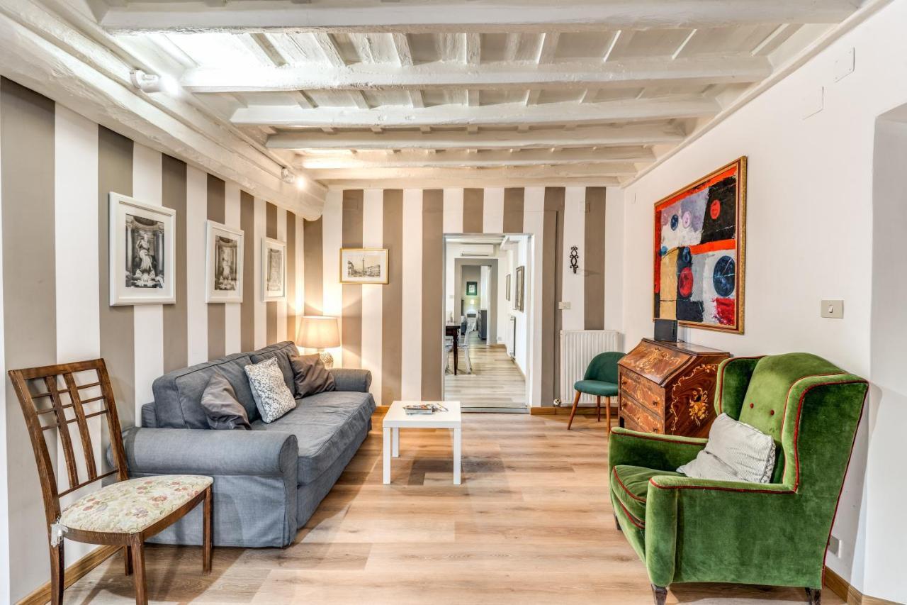 Lovely Spacious Apartment Near The Colosseum روما المظهر الخارجي الصورة