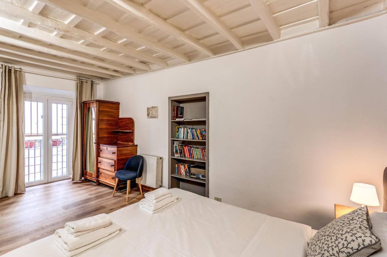 Lovely Spacious Apartment Near The Colosseum روما المظهر الخارجي الصورة
