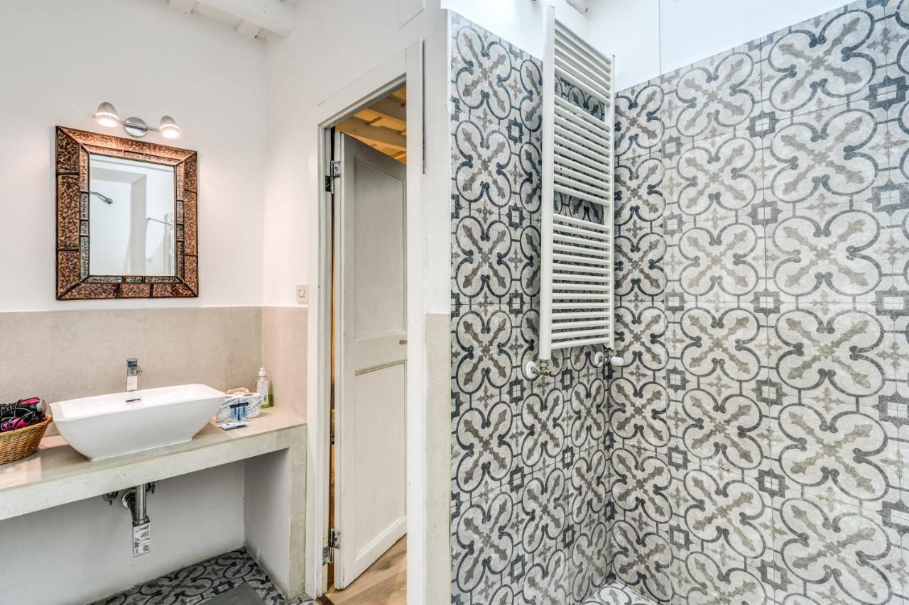 Lovely Spacious Apartment Near The Colosseum روما المظهر الخارجي الصورة
