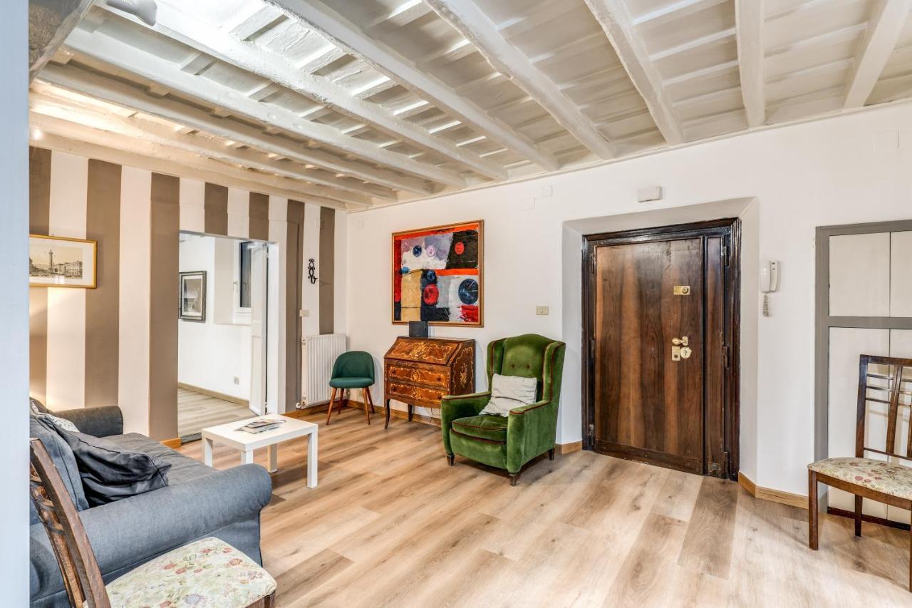 Lovely Spacious Apartment Near The Colosseum روما المظهر الخارجي الصورة