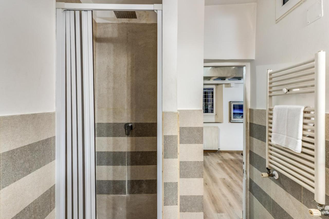 Lovely Spacious Apartment Near The Colosseum روما المظهر الخارجي الصورة