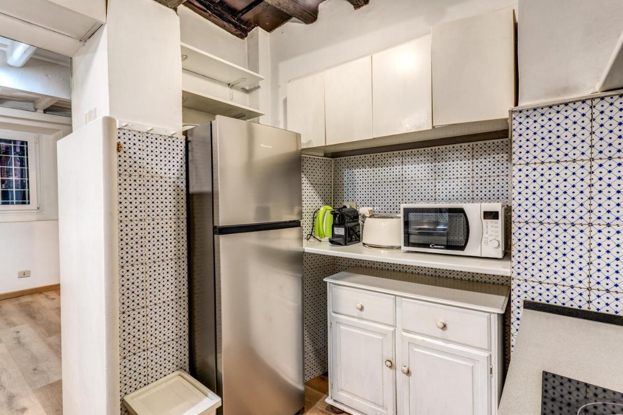 Lovely Spacious Apartment Near The Colosseum روما المظهر الخارجي الصورة